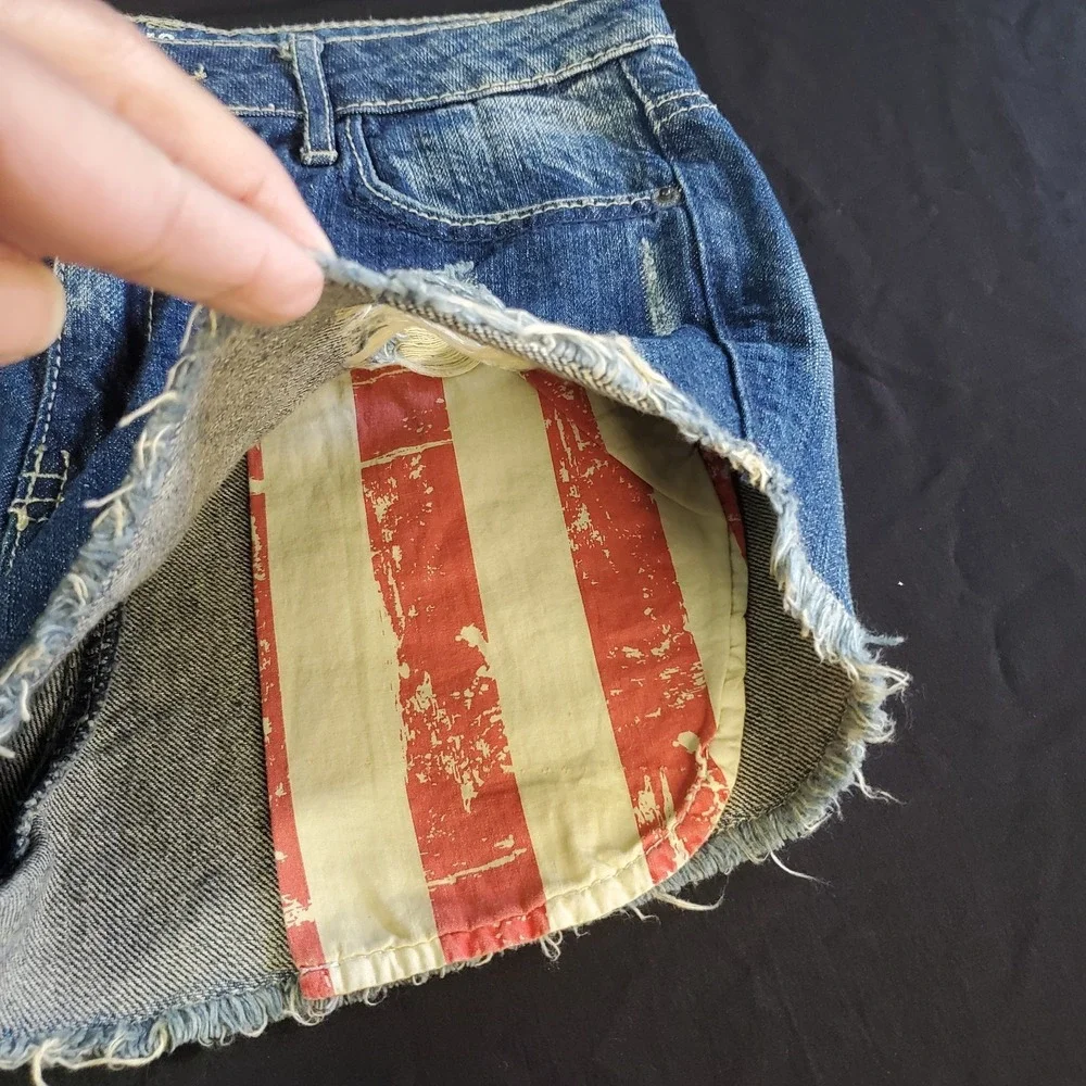 Mossimo Size 5 High Rise Blue Denim  Distressed Jean Shorts w/Flag Pocket‎ Liner